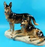 Alte-Deutscher-Schaeferhund-Keramikfigur-01.jpg
