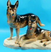 Alte-Deutscher-Schaeferhund-Keramikfigur.jpg