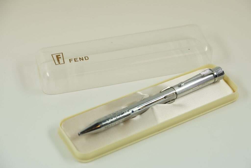 Fend TRUXA Pat. Chrom Ewiger Kalender 4in1 Mehrfarben Kugelschreiber / Ball-Point 50-60er Jahre mit Etui
