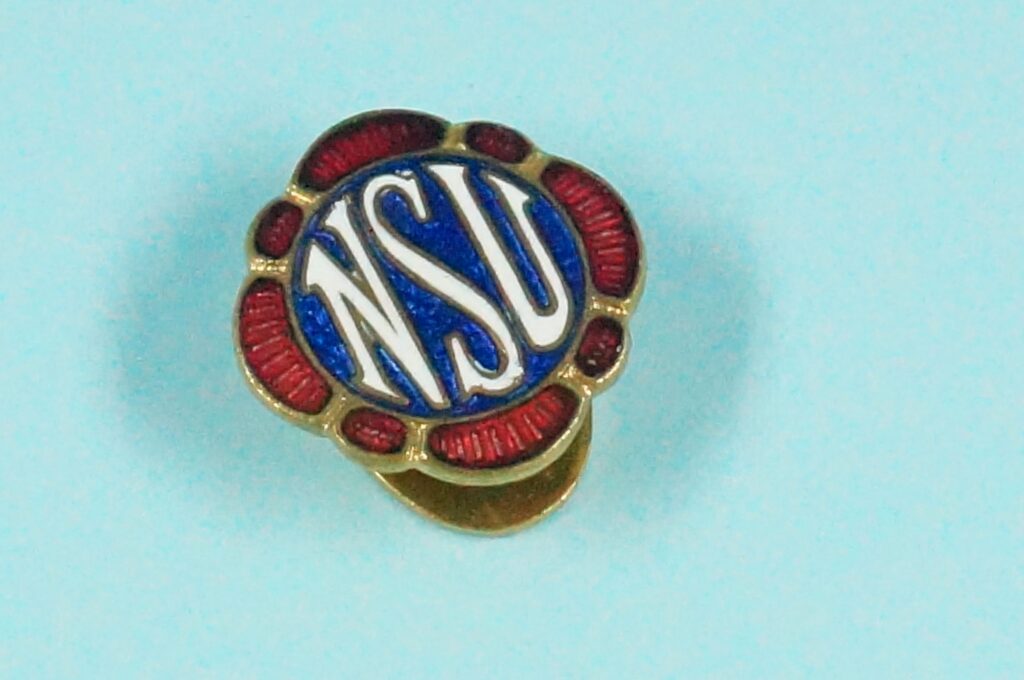 Alter NSU Neckarsulm Anzug-Knopfloch Pin Abzeichen ,emailliert