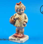 Hummelfigur | Hum 479 | Ich bring dir was | 1989 M.I. Hummel Club Figur