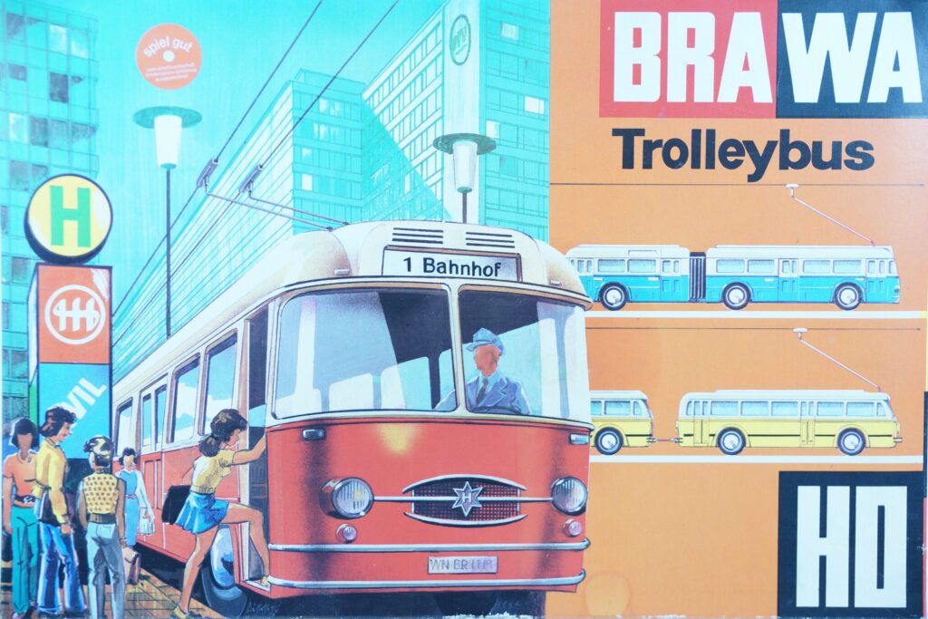 BRAWA ( EHEIM ) 6102 TROLLEYBUS & TRAILER SET - BLAU - unbespielt mit OVP