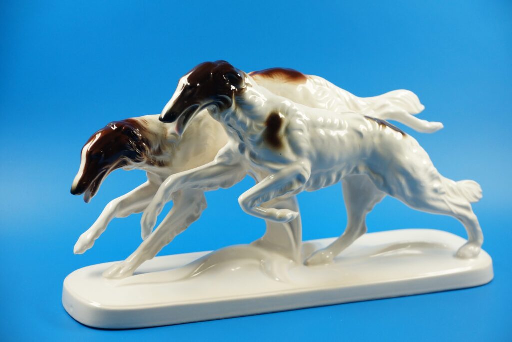 Barsoi Windhund im Lauf - Hertwig & Co um 1930 Steingutfigur