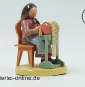 Alte Erzgebirge Figur Klöppelfrau | Klöppelfigur | Drechslerei Werkstatt Leichsenring Seiffen ca. 1940/50er Jahre 1