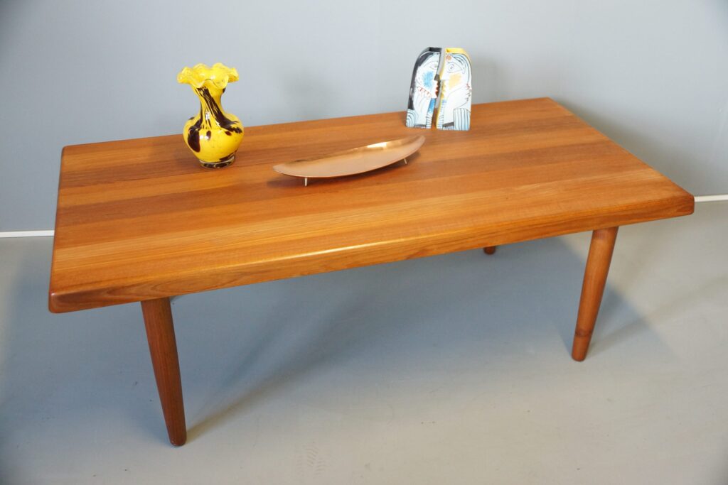 Danish Teak Tisch | Couchtisch von Niels Bach für Møbler A/S in den 1960er Jahren