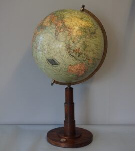 Antiker Columbus Globus | Erdglobus - Wirtschaftspolitische Ausgabe um ca.1920