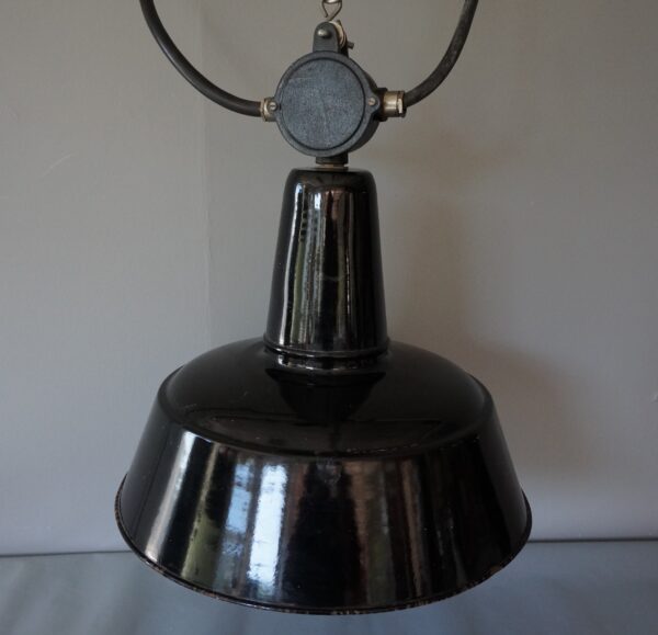 Alte Emaille Lampe / Industrielampe ,schwarz Art Deco - Bauhaus Design - Ø 40 cm