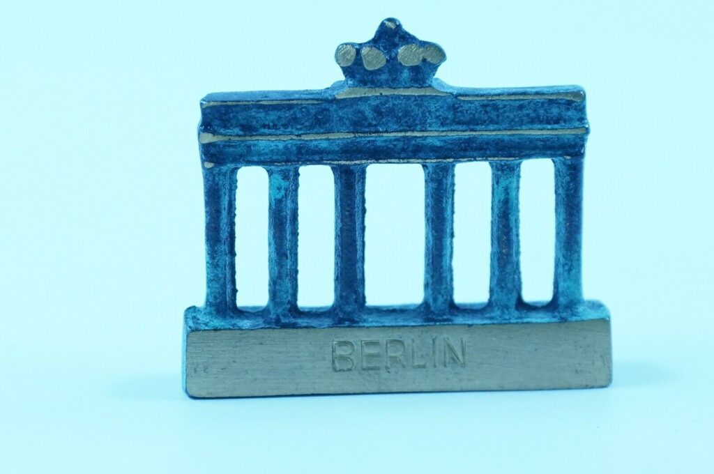Alte Gluttöter Messing | Bronze Figur – Berlin Brandenburger Tor | Vintage 60er Jahre Bosse – Baller Ära