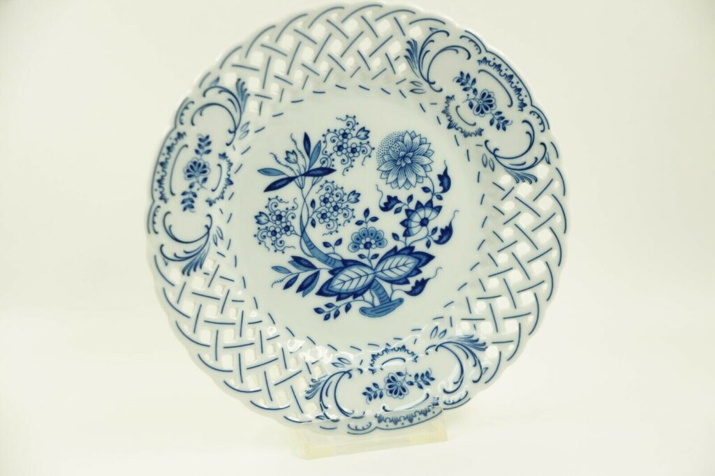 Hutschenreuther Zwiebelmuster Teller / Durchbruchteller -17 cm
