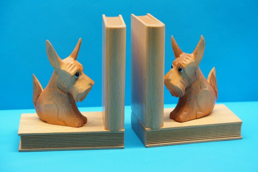 K&S Rhön Kunst | Hunde Buchstützen | Holz geschnitzt | Tierfigur ( Schnauzer )