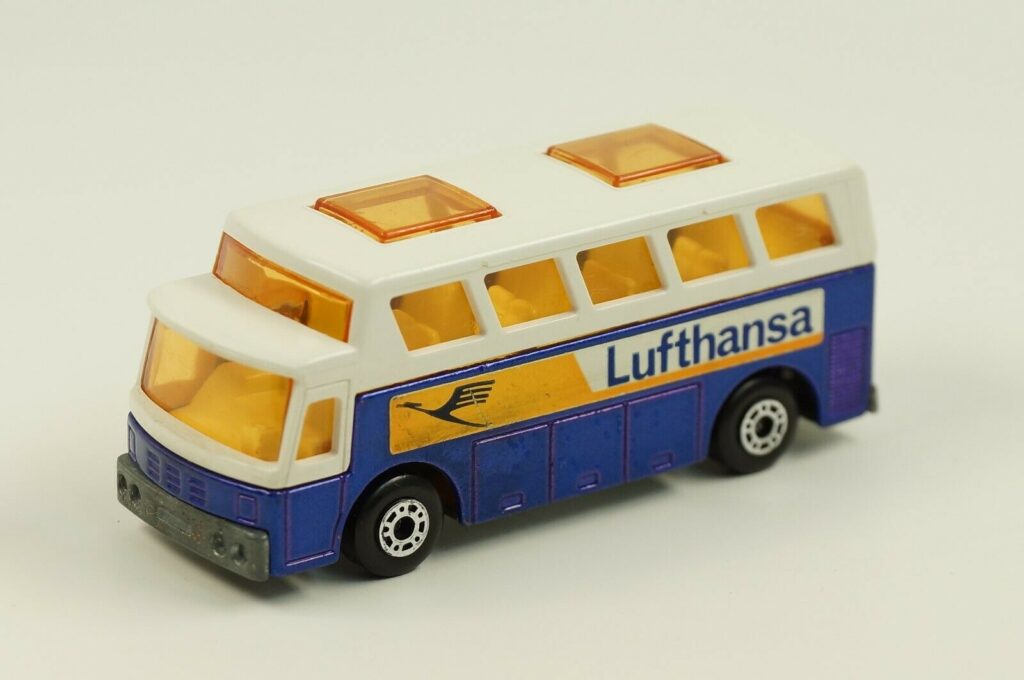 Matchbox Superfast No. 65 Airport Coach - LUFTHANSA