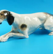 Metzler & Ortloff Porzellan Hund Tierfigur - Pointer Jagdhund ,liegend