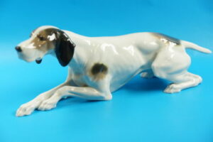 Metzler & Ortloff Porzellan Hund Tierfigur - Pointer Jagdhund ,liegend