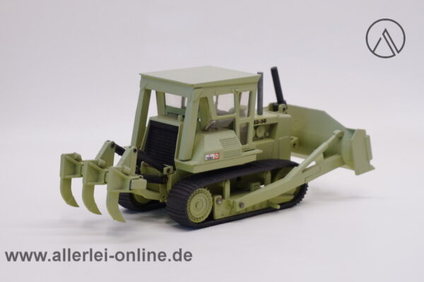 NZG Modelle 1:40 Art.Nr: 164 TEREX 82-50 Planierraupe mit Aufreißer