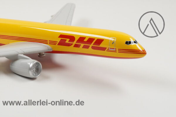 Boeing 757-200 | G-BIKM | DHL Frachtflugzeug | Scale 1:100 Flugzeugmodell