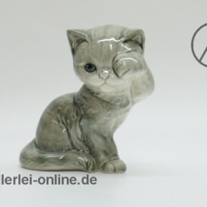 Goebel Katze | Süße Katzen-Figur | Porzellanfigur ,sitzend Nr. 31028