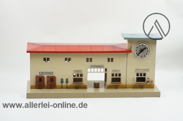 Kibri Spur H0 | Bahnhof mit Uhrwerk Uhr | 50er Jahre Blech Gebäude / Blechspielzeug