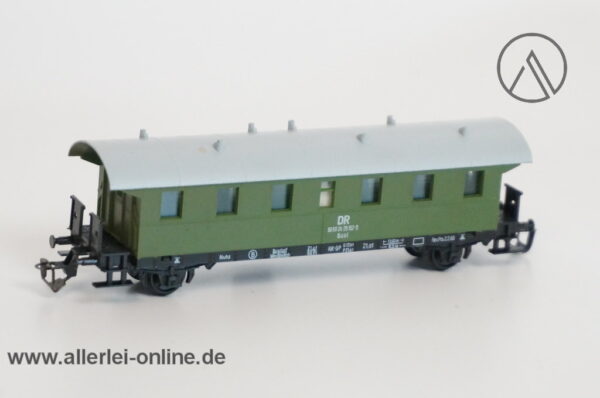 BTTB Personenwagen Baai 50 50 24-26 152-9 DR / IV grün