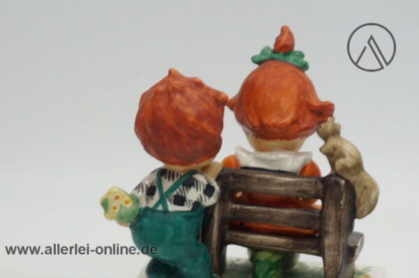 Goebel| Hummelfigur A Young Man`s Fancy | Hummel Figur Nr. 41/2 von 1957 hinten nah