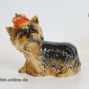 Goebel Hund | Yorkshire Hunde Figur mit Schleifchen | Porzellanfigur Nr. 30-035-15