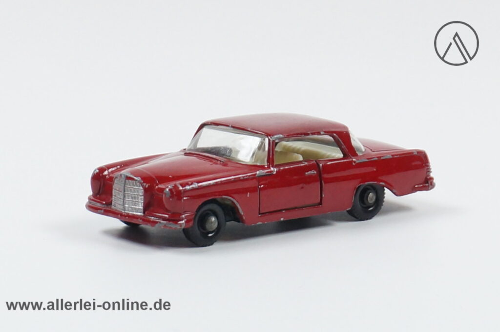 Matchbox 1-75 | No. 53 Mercedes Benz 220 SE | Matchbox Lesney England Modell