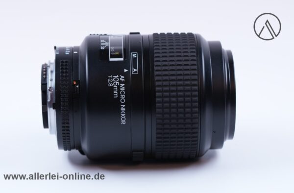 Nikon Micro-Nikkor Objektiv | 105mm f/2.8 Bajonett side