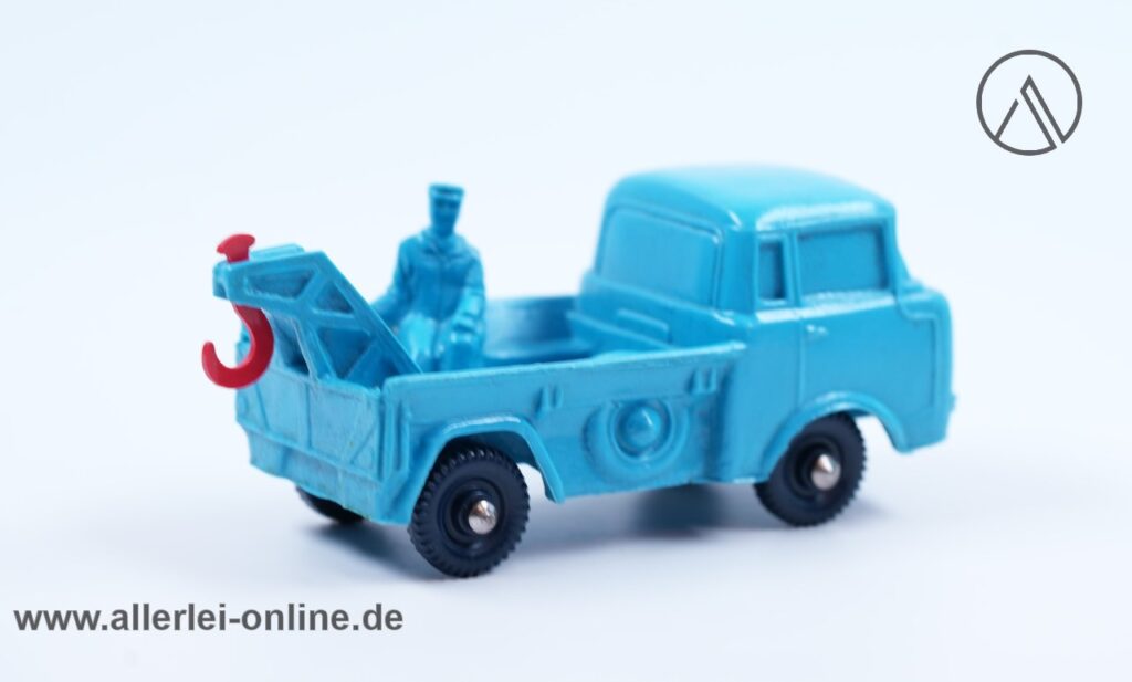 Tomte Laerdal 17 | JEEP Abschleppwagen mit Hacken | Vintage Vinyl Rubber - Gummiauto