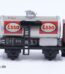 Märklin H0 | Märklin 374 Esso Blech- Kesselwagen mit Bremserhaus | 2-Achsiger Güterwagen
