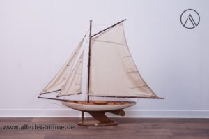 Modellschiff Segelyacht | Segelschiff mit Leinen Segeln | Holzschiff Modell 96 x 80 cm