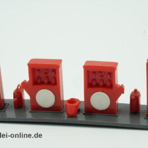 Wiking 50-60er Jahre Modellauto Zubehör | Tankstelle | Zapfsäulen rot/weiß/grau | H0 - 1:87