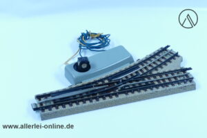 Märklin H0 | Märklin M-Gleis 3600 W | elektromagnetische Weiche ,links mit großen Weichenlaternen - Durchgehender Mittelleiter