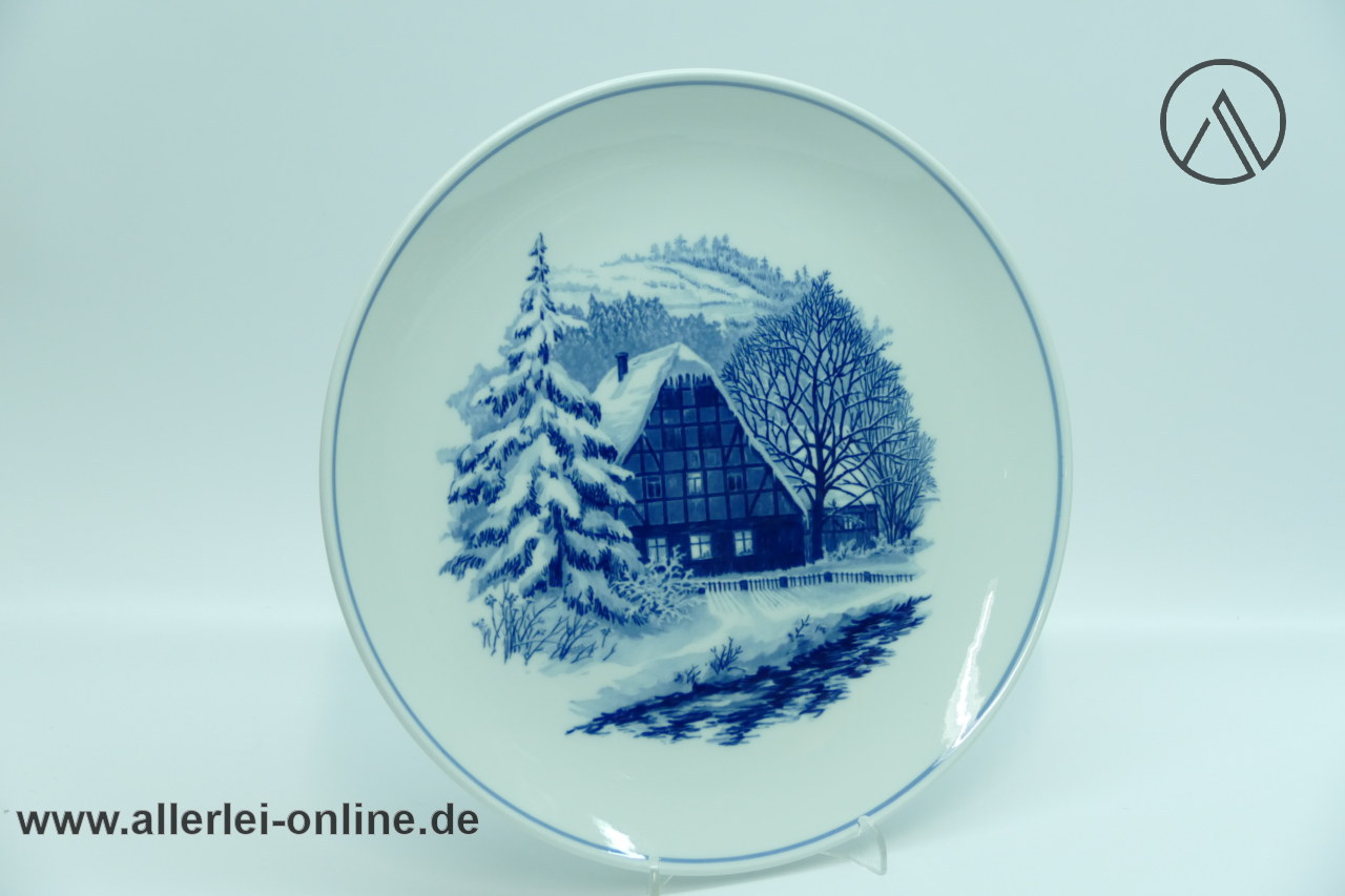 Meissen Porzellan Weihnachtsteller | Wandteller | Fachwerkhaus am Wald - Winterlandschaft 1963 Meissen Porzellan Weihnachtsteller | Wandteller | Fachwerkhaus am Wald - Winterlandschaft 1963