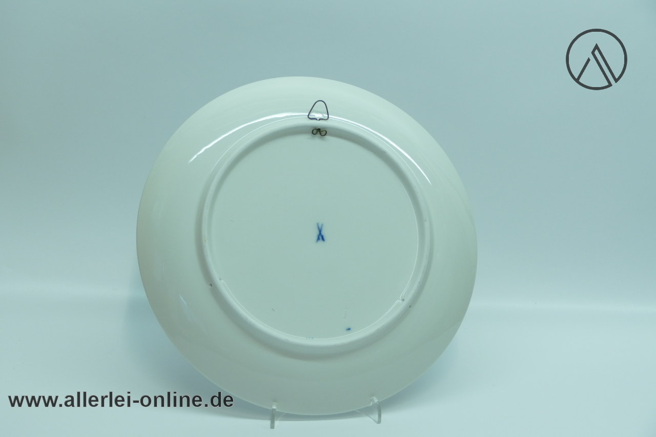 Meissen Porzellan Weihnachtsteller | Wandteller | Fachwerkhaus am Wald - Winterlandschaft - 1963 Meissen Porzellan Weihnachtsteller | Wandteller | Fachwerkhaus am Wald - Winterlandschaft - 1963