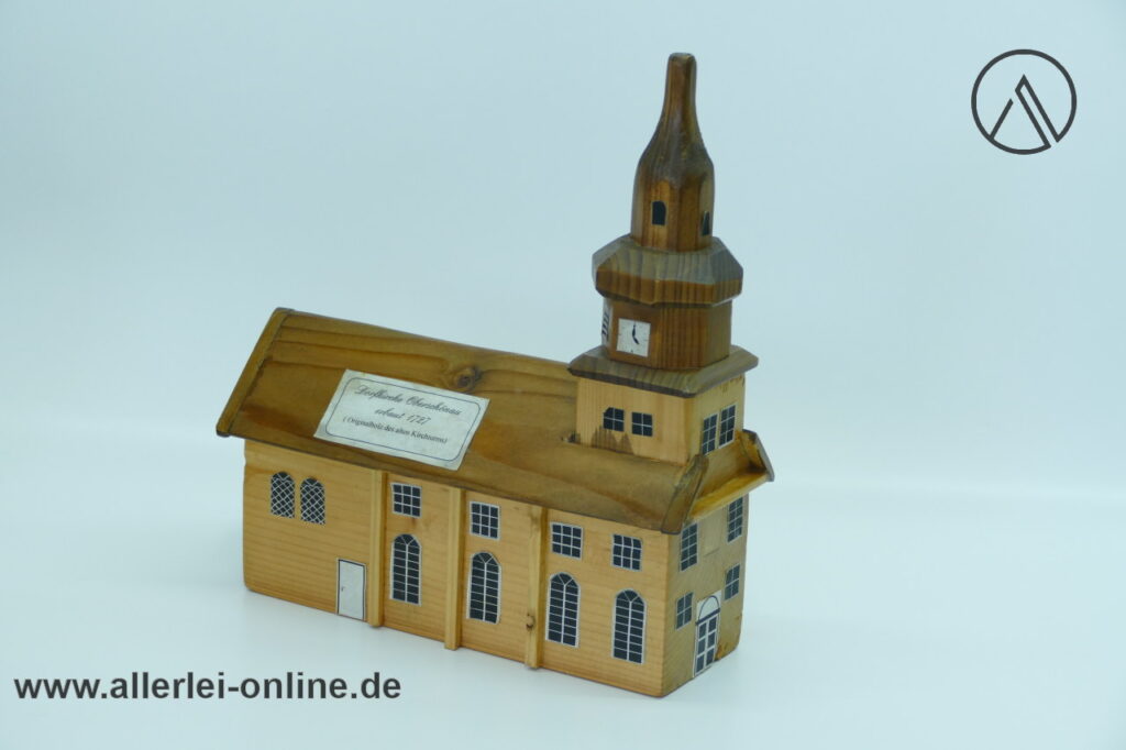 Dorfkirche Oberschönau erbaut 1727 | gefertigt aus Originalholz des alten Kirchturms