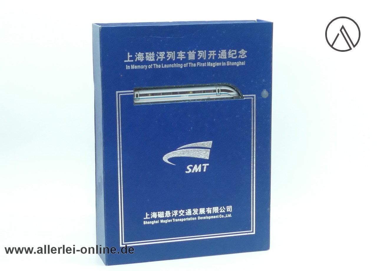 Erste Fahrt der Magnetschwebebahn SMT - Shanghai Maglev Transportation | Transrapid Hochgeschwindigkeitszug Standmodell mit OVP Erste Fahrt der Magnetschwebebahn SMT - Shanghai Maglev Transportation | Transrapid Hochgeschwindigkeitszug Standmodell mit OVP