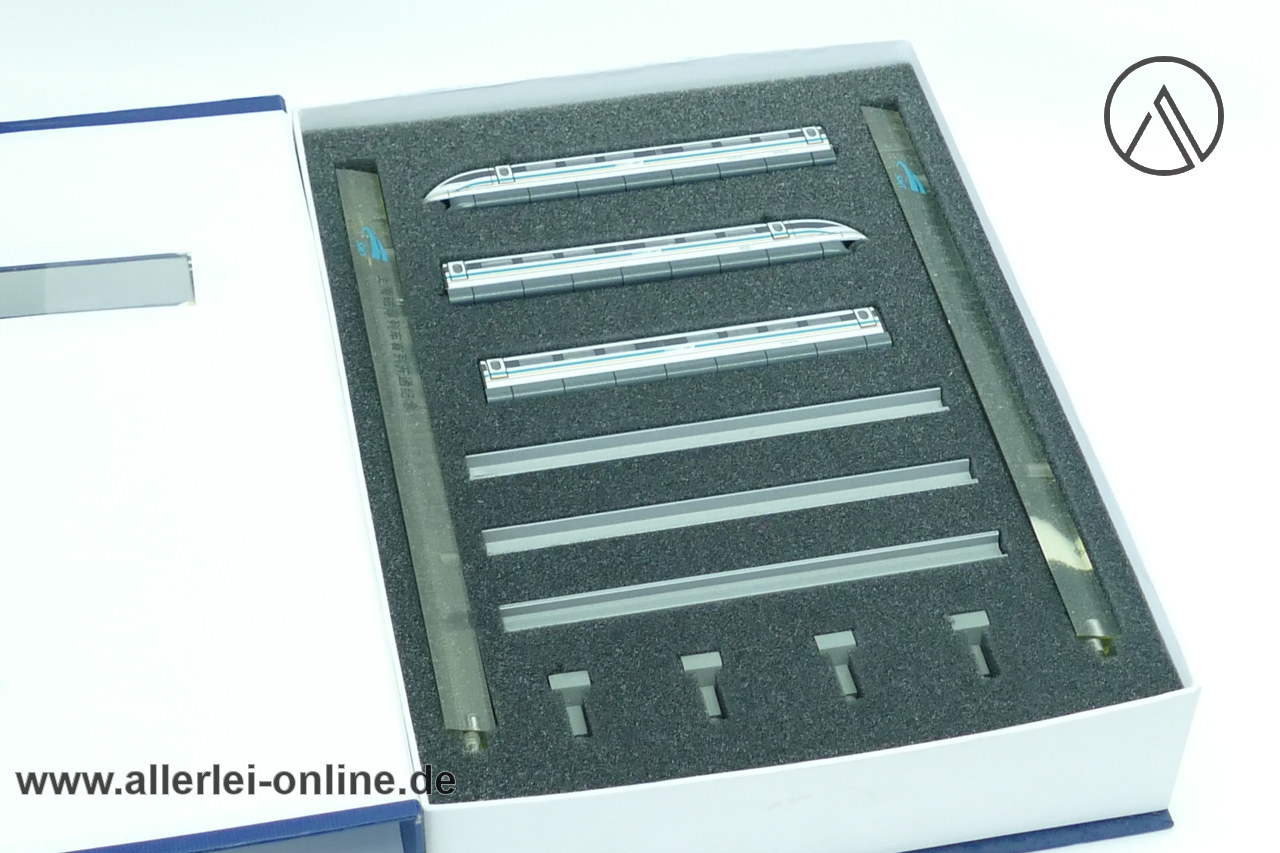 Erste Fahrt der Schwebebahn SMT - Shanghai Maglev Transportation | Transrapid Hochgeschwindigkeitszug Modell mit OVP Erste Fahrt der Schwebebahn SMT - Shanghai Maglev Transportation | Transrapid Hochgeschwindigkeitszug Modell mit OVP