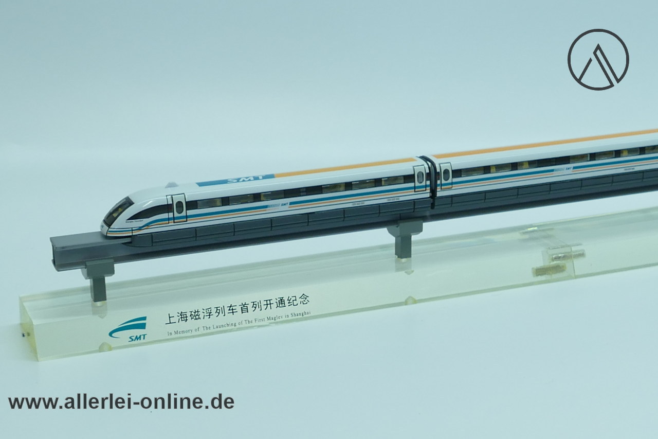 Erste Fahrt der Magnetschwebebahn SMT - Shanghai Maglev Transportation | Transrapid Hochgeschwindigkeitszug Modell mit Originalkarton Erste Fahrt der Magnetschwebebahn SMT - Shanghai Maglev Transportation | Transrapid Hochgeschwindigkeitszug Modell mit Originalkarton