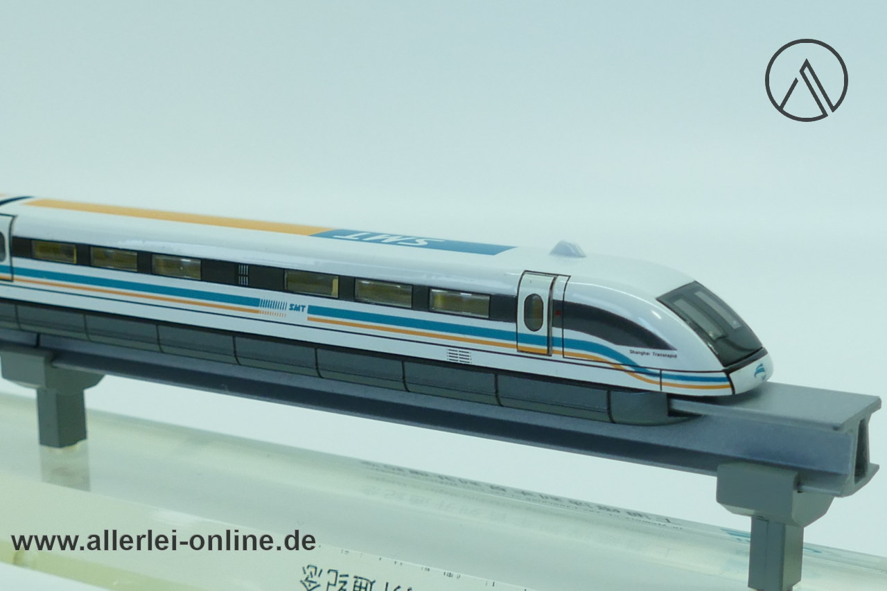 In Gedenken an die erste Fahrt der Magnetschwebebahn SMT - Shanghai Maglev Transportation | Transrapid Hochgeschwindigkeitszug Modell mit Originalkarton In Gedenken an die erste Fahrt der Magnetschwebebahn SMT - Shanghai Maglev Transportation | Transrapid Hochgeschwindigkeitszug Modell mit Originalkarton