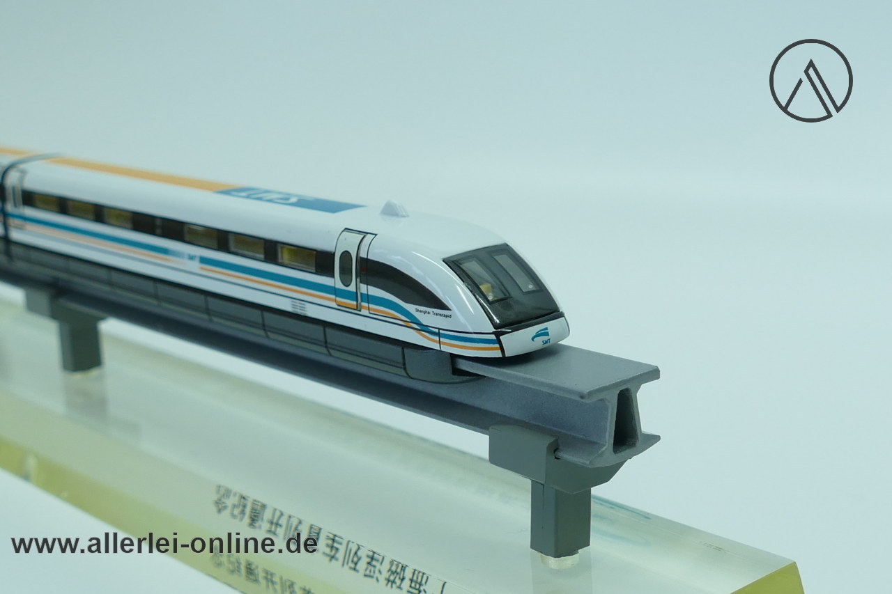 In Gedenken an die erste Fahrt der Magnetschwebebahn SMT - Shanghai Maglev Transportation | Transrapid Hochgeschwindigkeitszug Modell mit OVP In Gedenken an die erste Fahrt der Magnetschwebebahn SMT - Shanghai Maglev Transportation | Transrapid Hochgeschwindigkeitszug Modell mit OVP