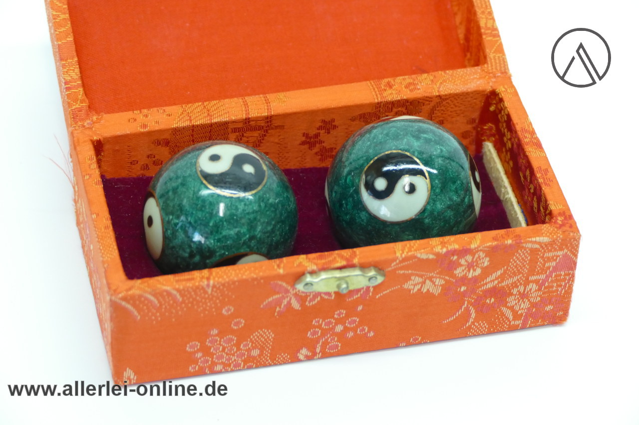 Chinesische Yin Yang Massage Kugeln | Qigongkugeln - Klangkugeln ,emailliert mit Schatulle Chinesische Yin Yang Massage Kugeln | Qigongkugeln - Klangkugeln ,emailliert mit Schatulle