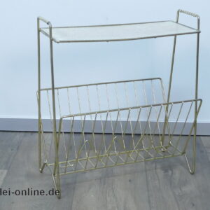 Zeitschriftenhalter - Magazinständer | Mid Century 50er Jahre Zeitungsständer mit Lochblech-Ablage und zwei umwickelten Tragegriffen