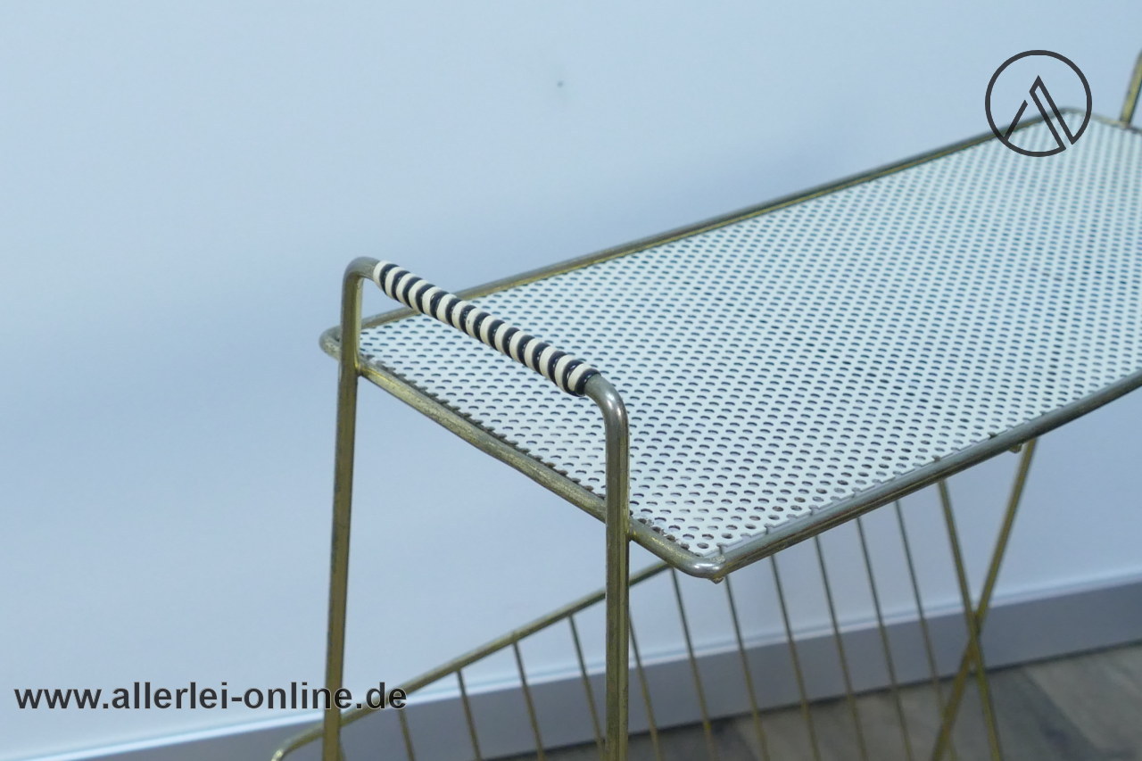 Zeitschriftenständer - Magazinständer | Mid Century 50er Jahre Zeitungsständer mit Lochblech-Ablage und zwei umwickelten Tragegriffen Zeitschriftenständer - Magazinständer | Mid Century 50er Jahre Zeitungsständer mit Lochblech-Ablage und zwei umwickelten Tragegriffen