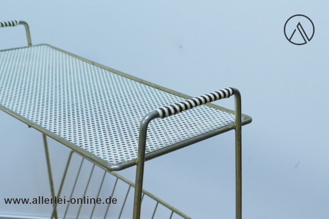 Zeitschriftenständer - Magazinständer | Mid Century 50-60er Jahre Zeitungsständer mit Lochblech-Ablage und zwei umwickelten Tragegriffen Zeitschriftenständer - Magazinständer | Mid Century 50-60er Jahre Zeitungsständer mit Lochblech-Ablage und zwei umwickelten Tragegriffen