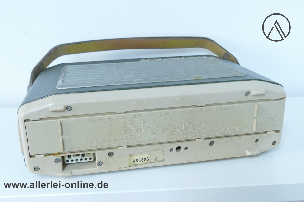 SCHAUB-LORENZ Touring T-60 Automatik | Kofferradio | FM, LW, MW Radio | Vintage 60er Jahre Transistor Radio unten SCHAUB-LORENZ Touring T-60 Automatik | Kofferradio | FM, LW, MW Radio | Vintage 60er Jahre Transistor Radio unten
