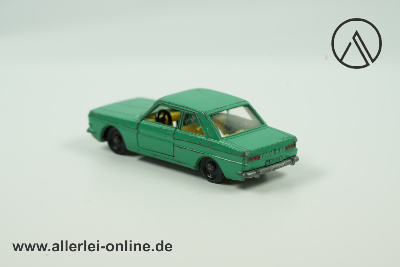 SIKU V 273 | Ford 15M ,grün | Vintage 60er Jahre Modellauto hinten SIKU V 273 | Ford 15M ,grün | Vintage 60er Jahre Modellauto hinten