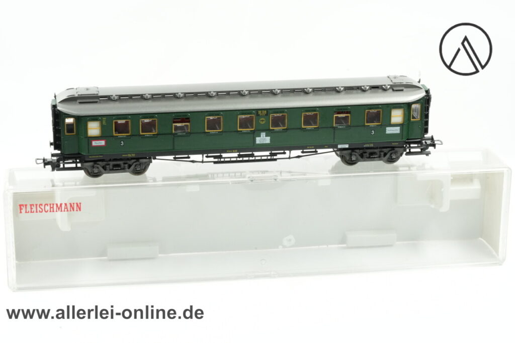 Fleischmann H0 | Fleischmann 5083 Schnellzugwagen 3.Kl. 18 136 Altona der DRG