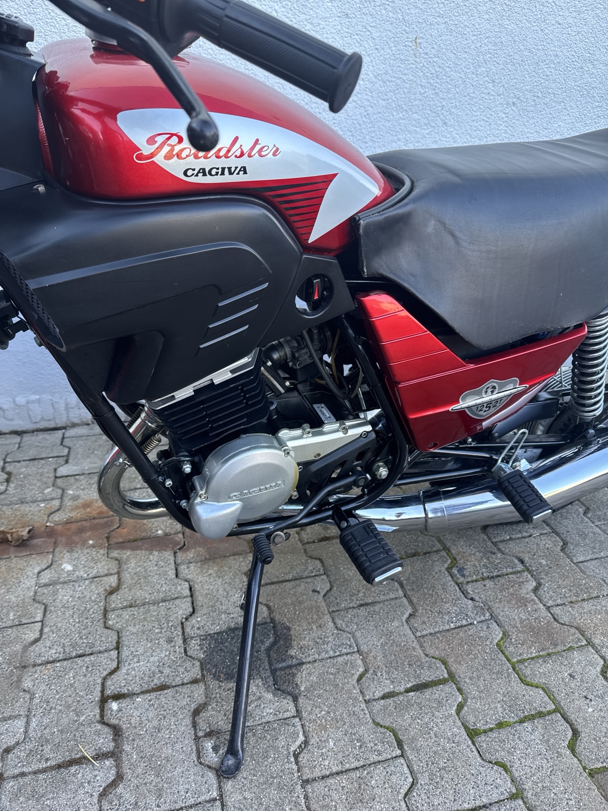 CAGIVA Roadster 125er Motorrad im Allerlei Online Shop CAGIVA Roadster 125er Motorrad im Allerlei Online Shop