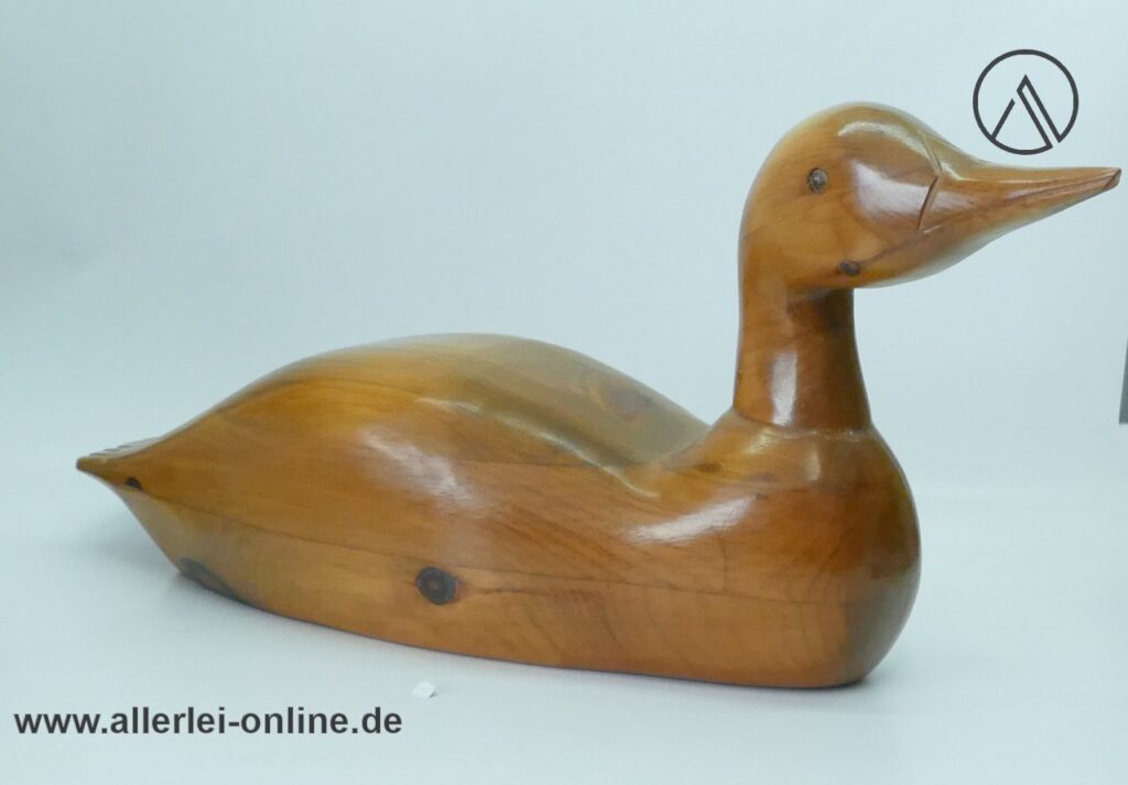 Marcelville Antiques & Custom Furniture aus Penetang, Ontario | Holzfigur Ente Duck | Handgeschnitzte Holzskulptur
