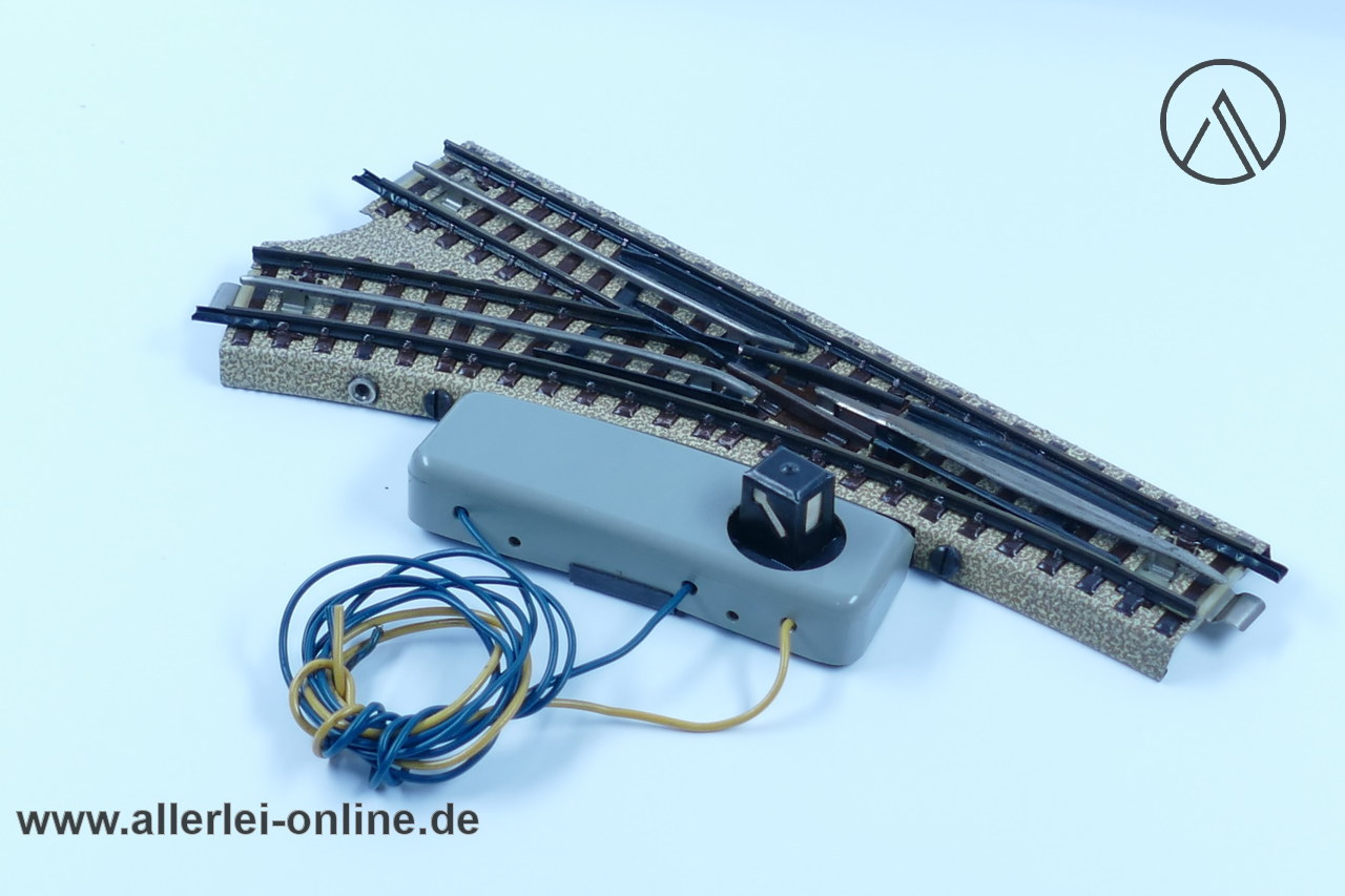 Märklin H0 Märklin M-Gleis 3600 elektromagnetische Weiche links mit großen Weichenlaternen
