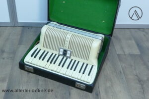 Hohner Verdi IM Akkordeon | 60 Bässe | weiß-Perlmutt mit Transport-Koffer